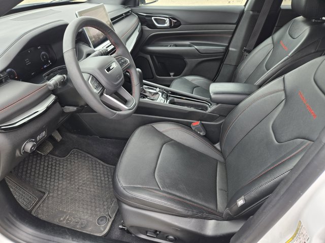 Used 2025 Jeep Compass Trailhawk w/ Trailhawk Elite Group AWD/4WD image 14
