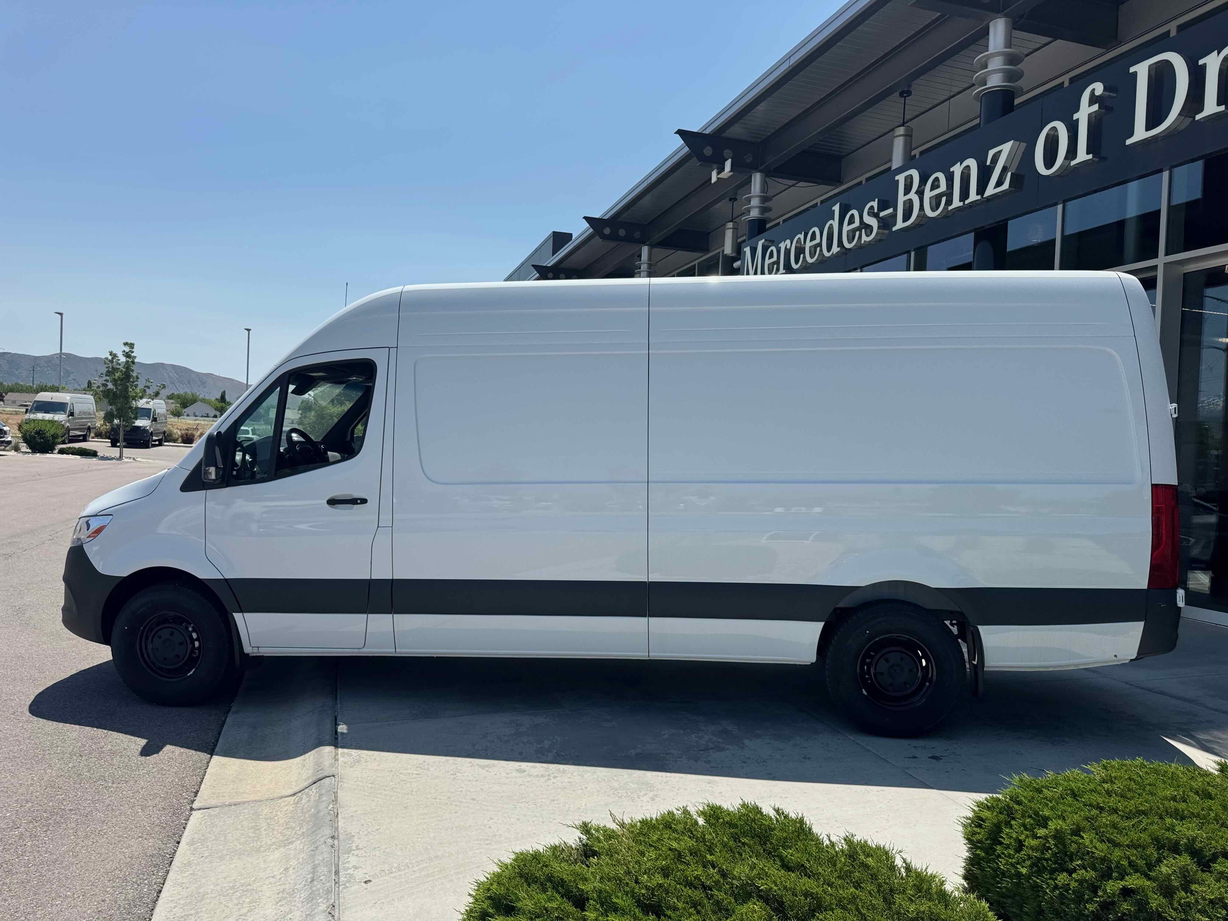 New 2025 Mercedes-Benz Sprinter 2500 image 3