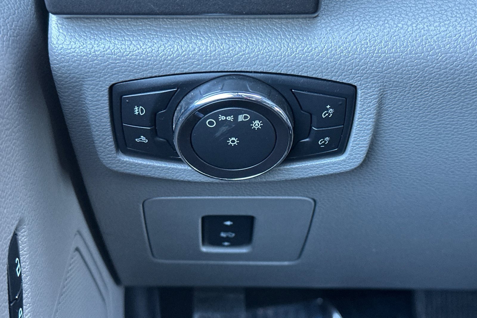 Used 2016 Ford F150 XLT w/ Equipment Group 302A Luxury image 27