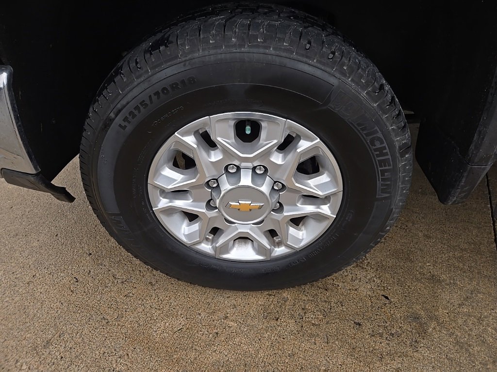 Used 2024 Chevrolet Silverado 2500 LT image 37