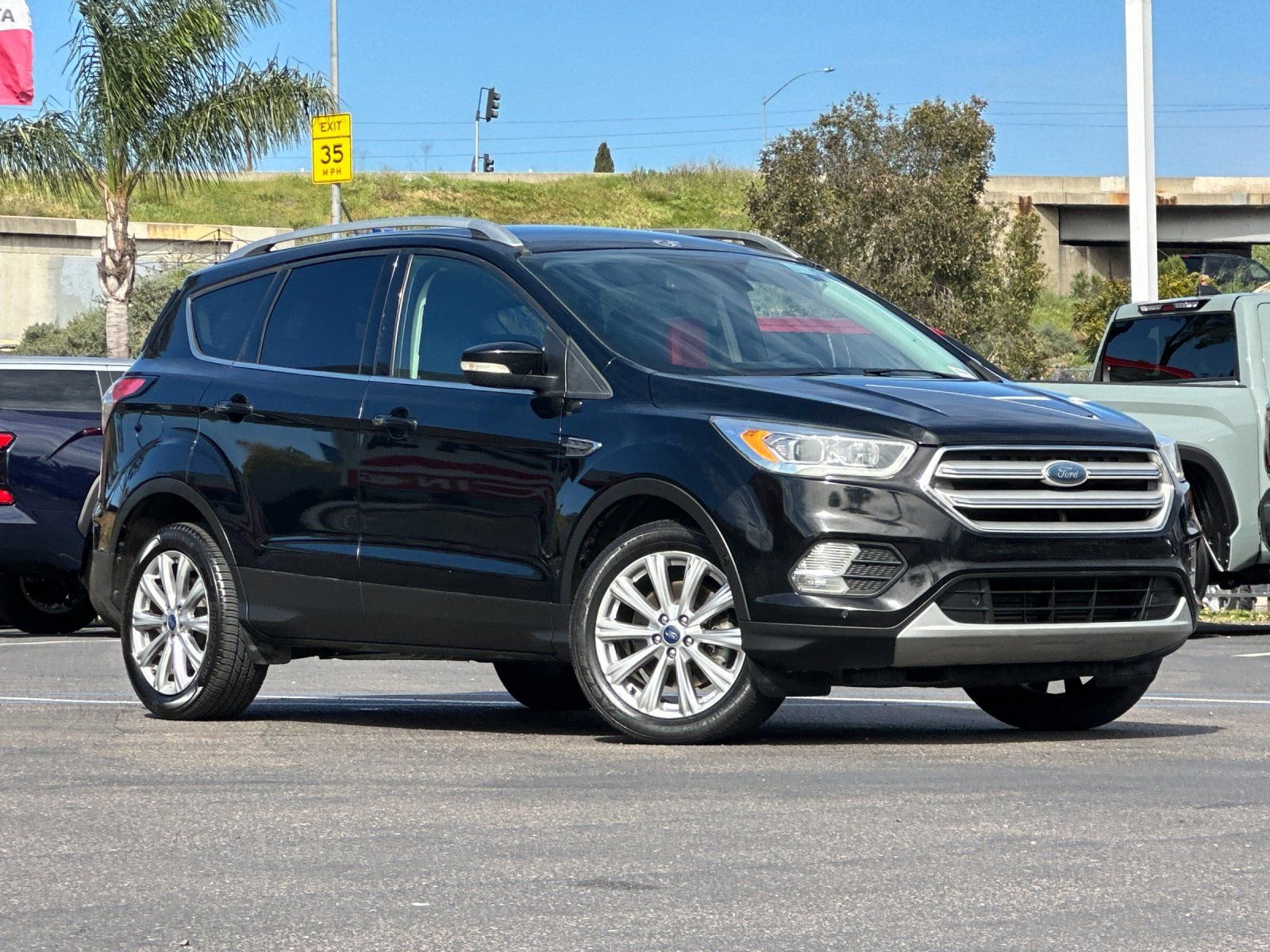 Used 2018 Ford Escape Titanium image 8