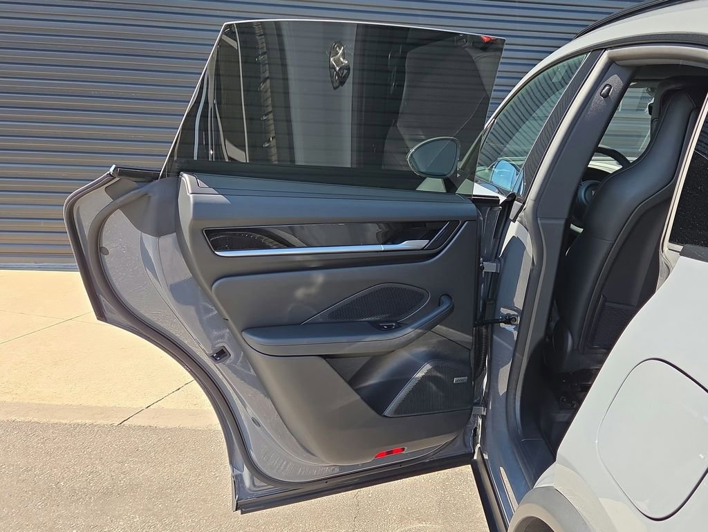 Certified 2025 Porsche Macan 4S Electric image 17