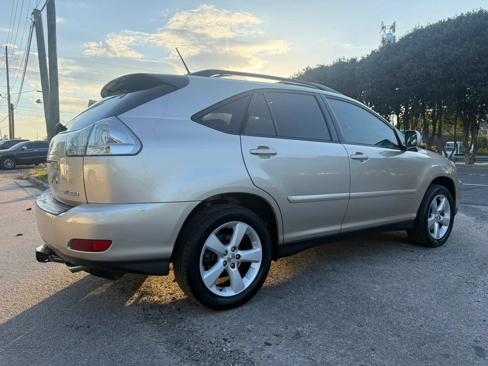 Used 2005 Lexus RX 330 FWD image 6