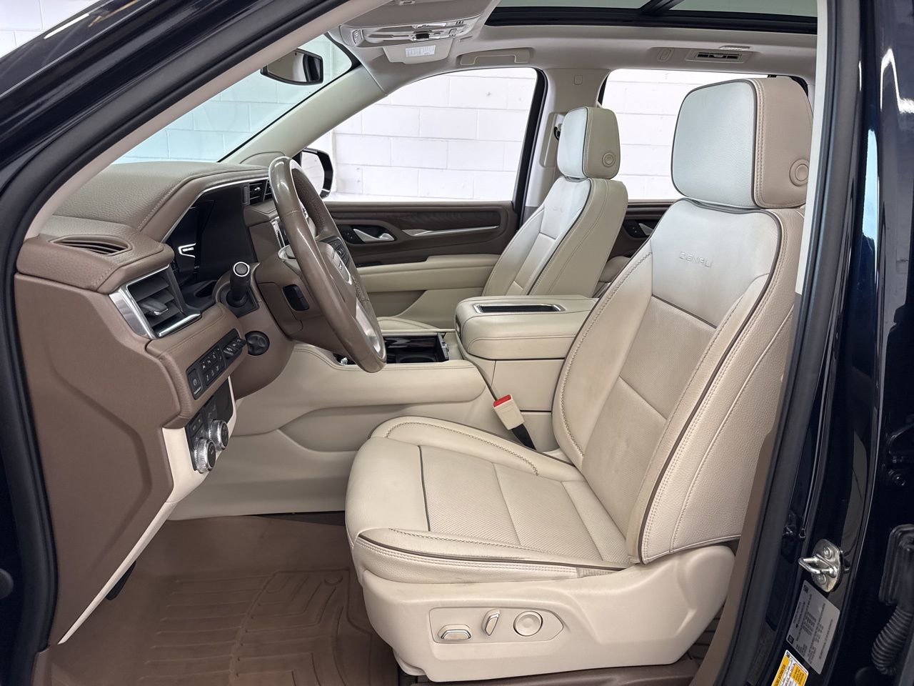 Used 2022 GMC Yukon Denali image 17
