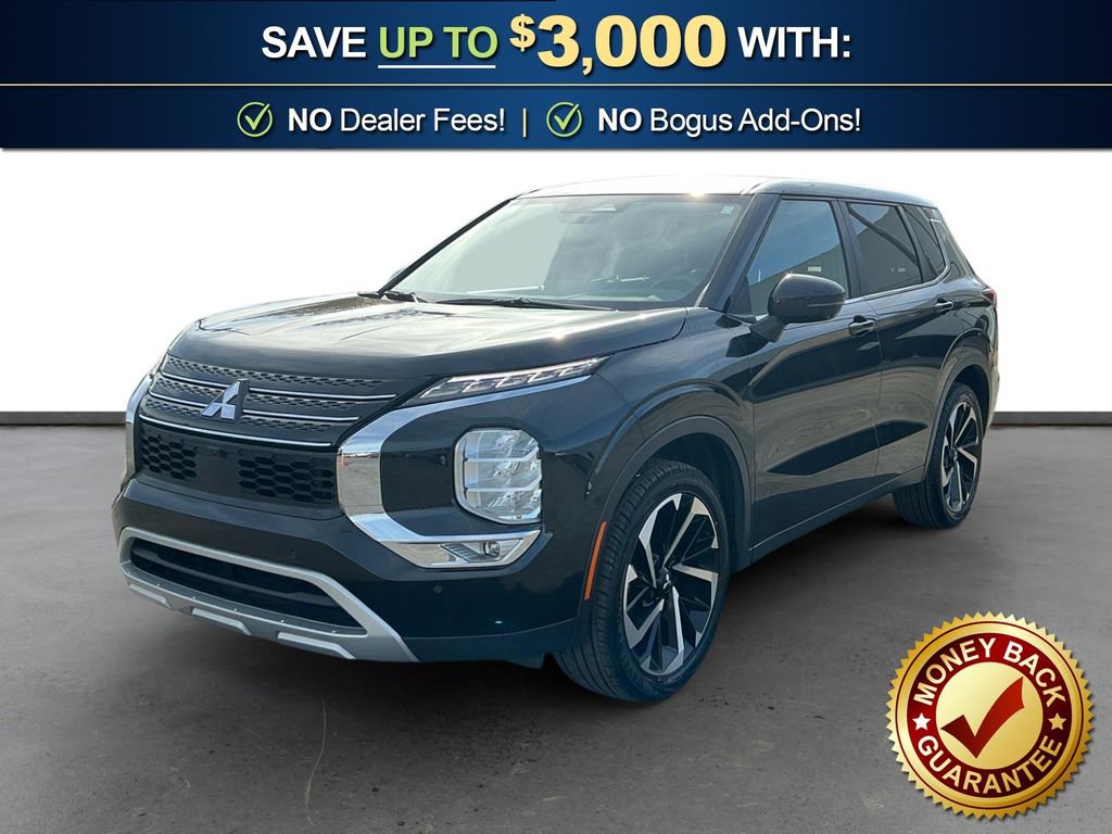 Used 2023 Mitsubishi Outlander SE image 1