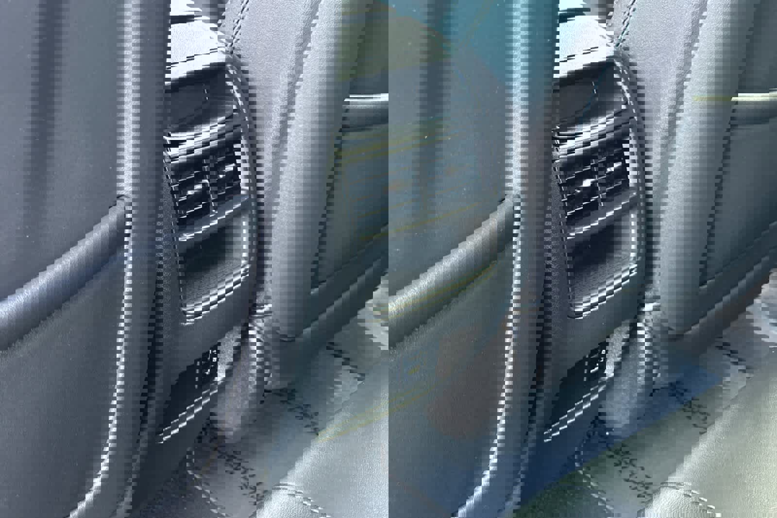 Used 2017 Cadillac XT5 Premium Luxury w/ Driver Assist Package image 14