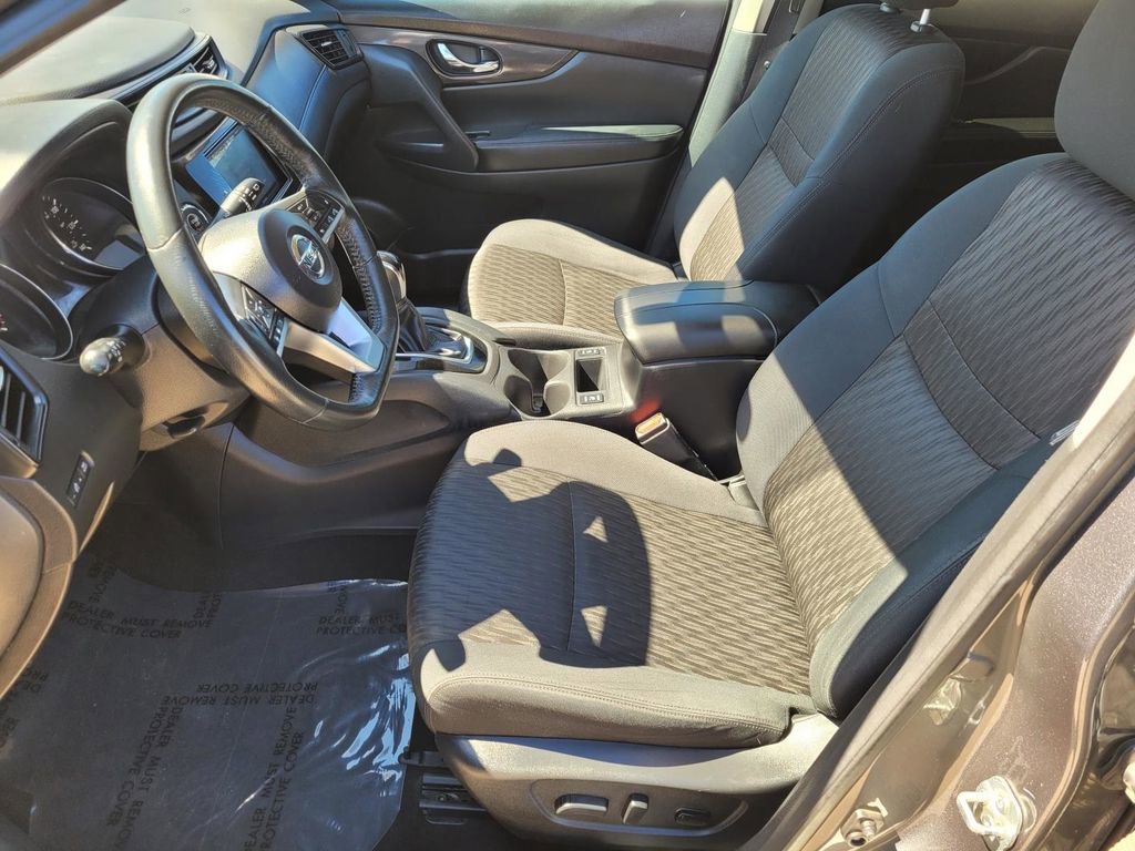 Used 2018 Nissan Rogue SV w/ Sun & Sound Touring Package image 21