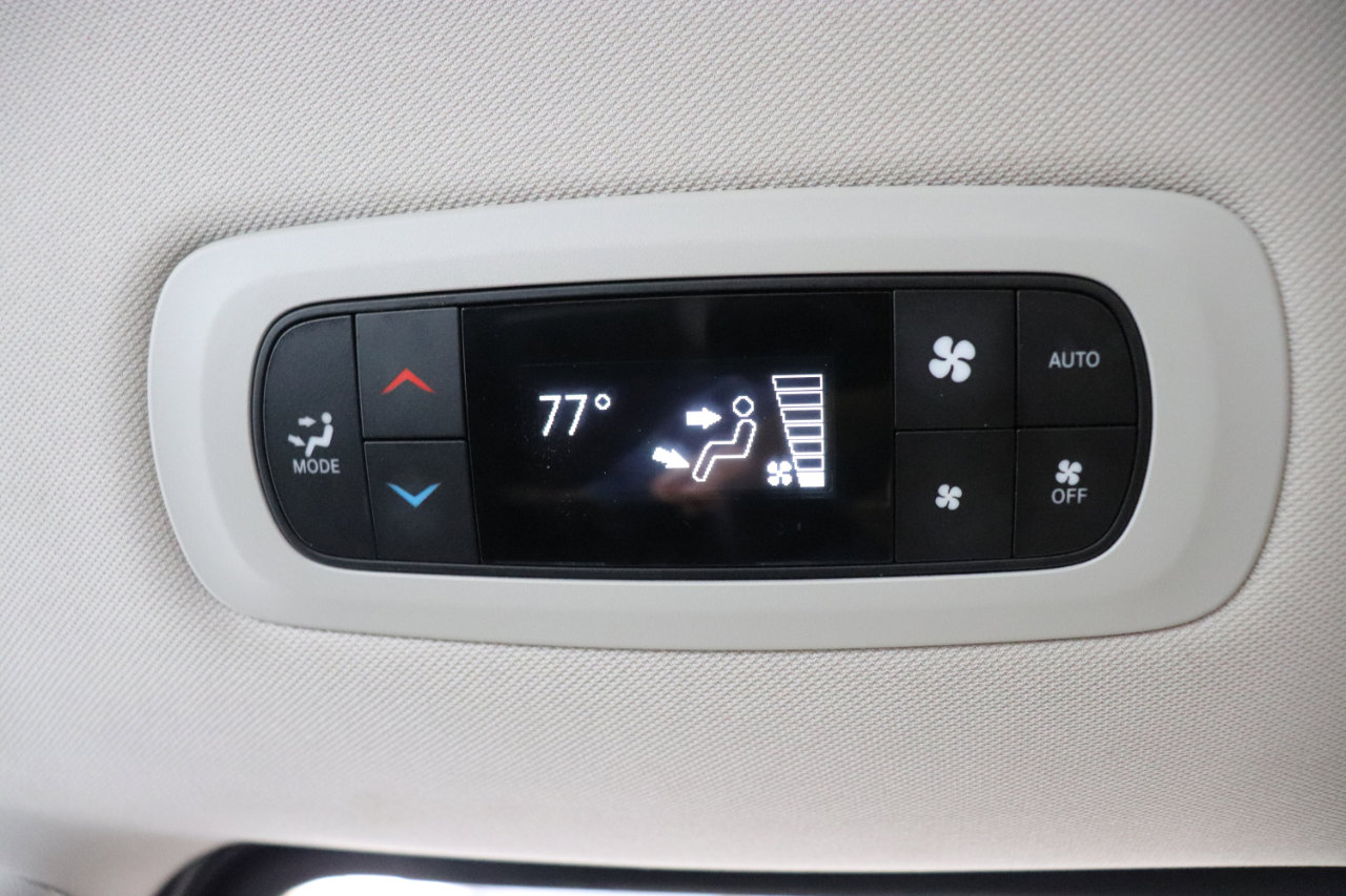 Used 2024 Chrysler Pacifica Limited image 25