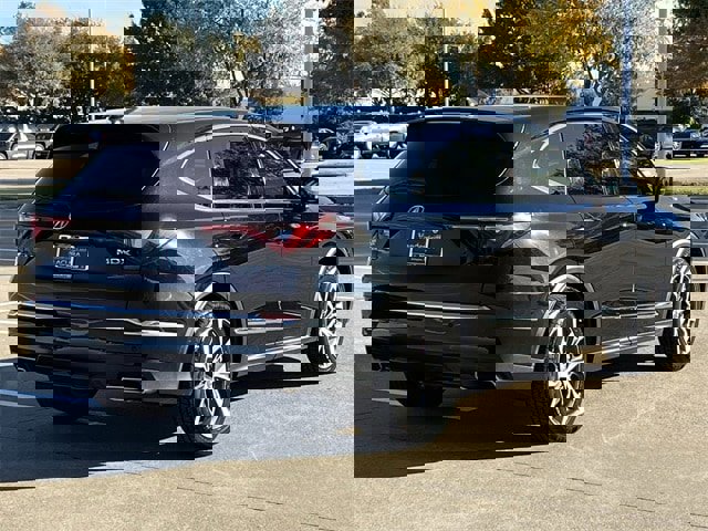 Certified 2023 Acura MDX FWD w/ Technology Package image 4