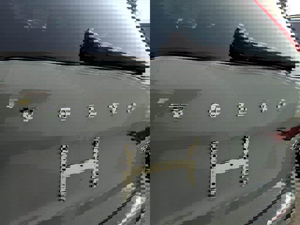 New 2026 Volvo XC60 B5 Plus w/ Protection Package Premier image 5