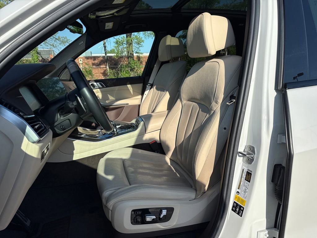 Used 2019 BMW X5 xDrive40i w/ M Sport Package AWD/4WD image 11