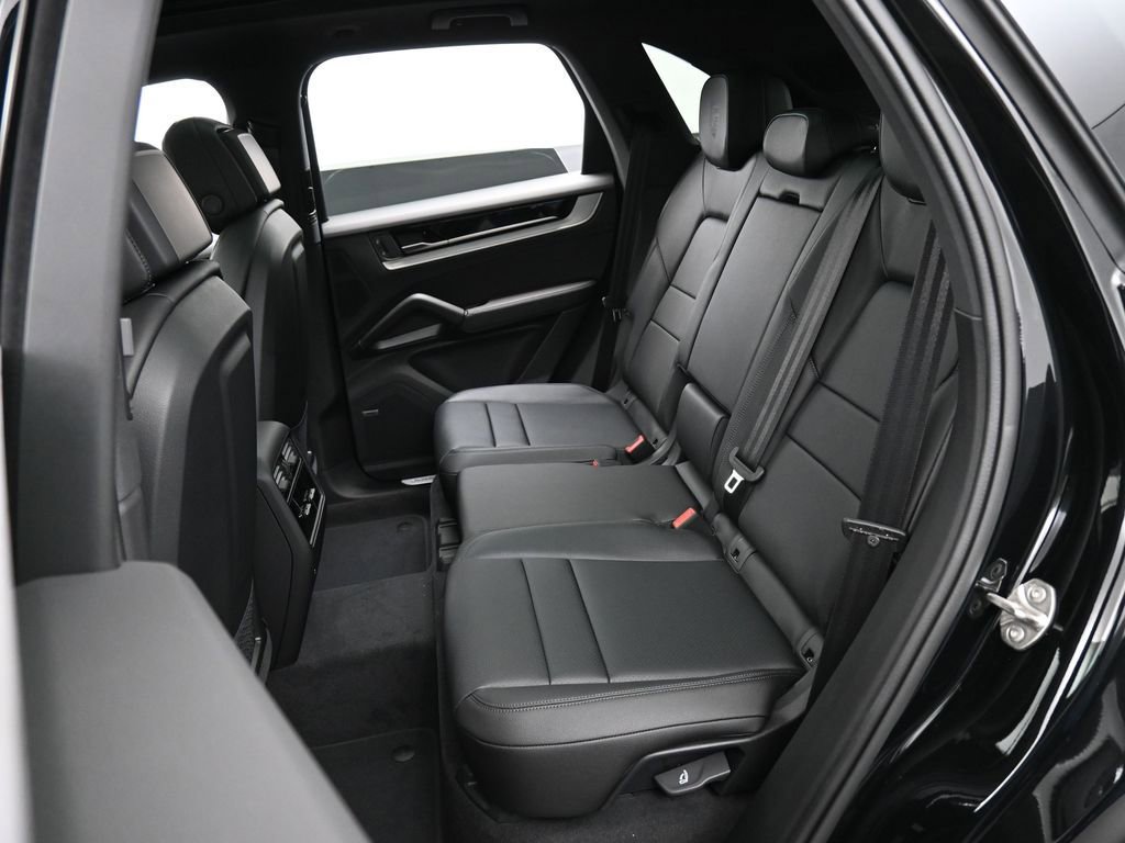 New 2026 Porsche Cayenne S image 25