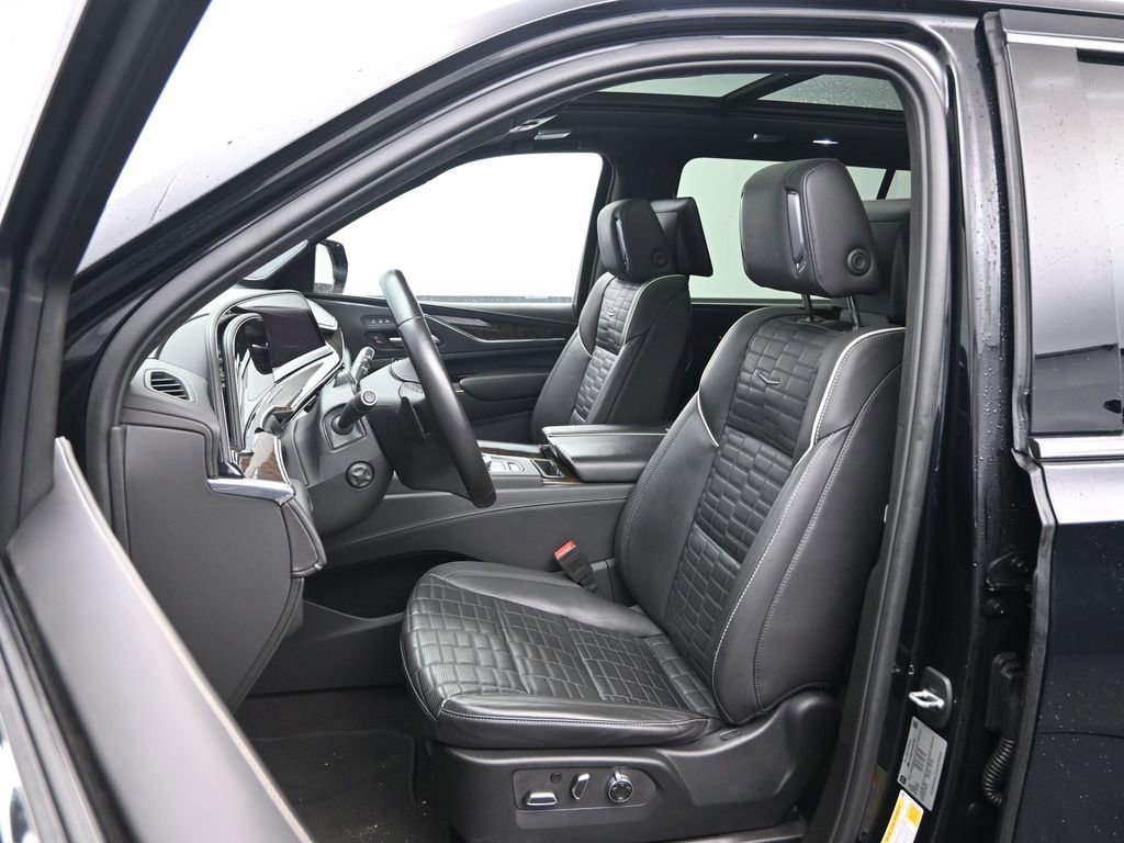 Used 2024 Cadillac Escalade ESV Premium Luxury Platinum image 23