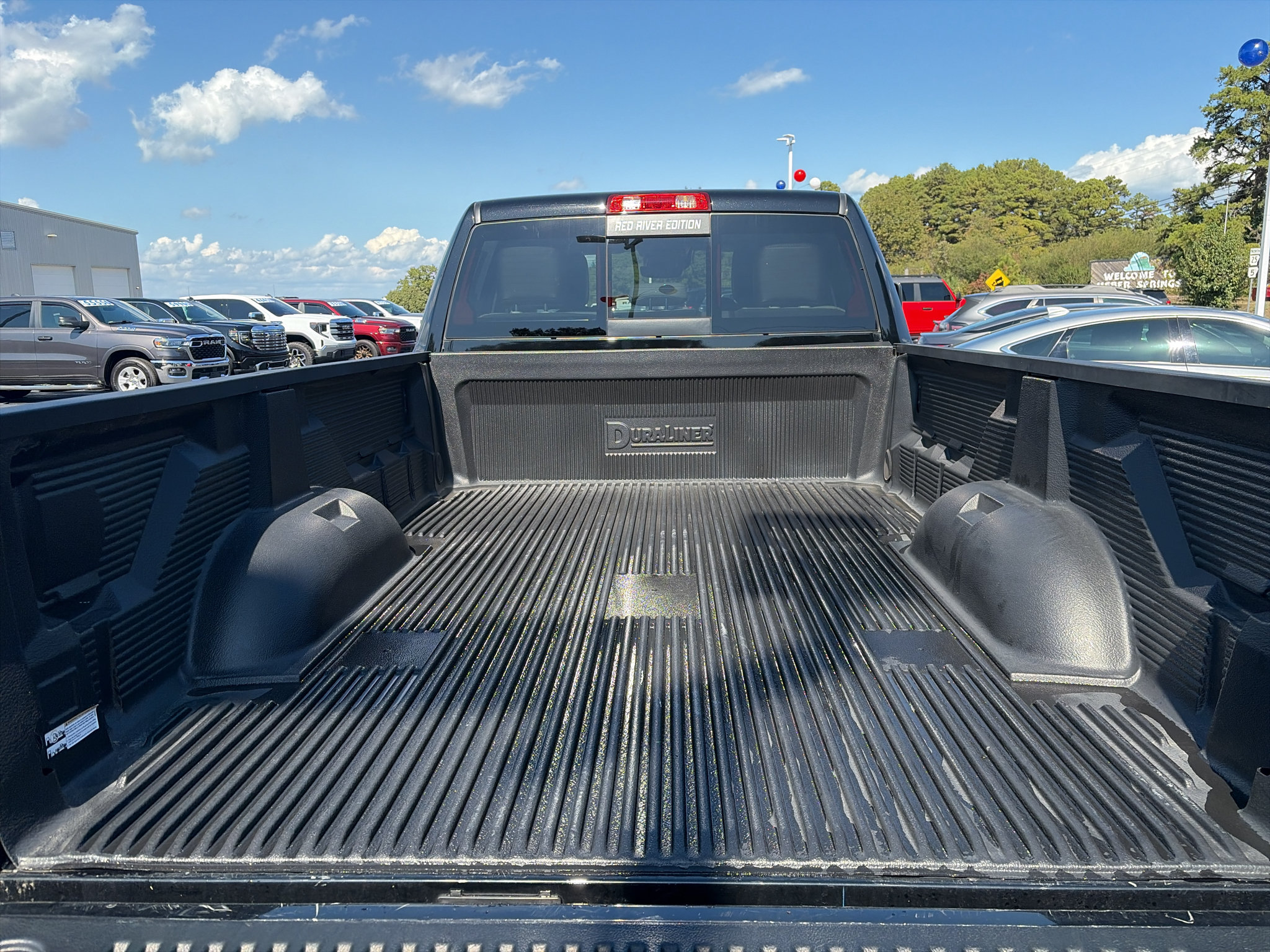 Used 2025 RAM 3500 Laramie AWD/4WD image 7
