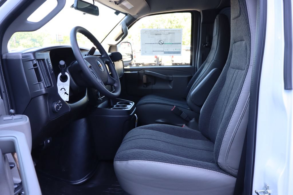 New 2026 Chevrolet Express 2500 Extended w/ Driver Convenience Package RWD image 7