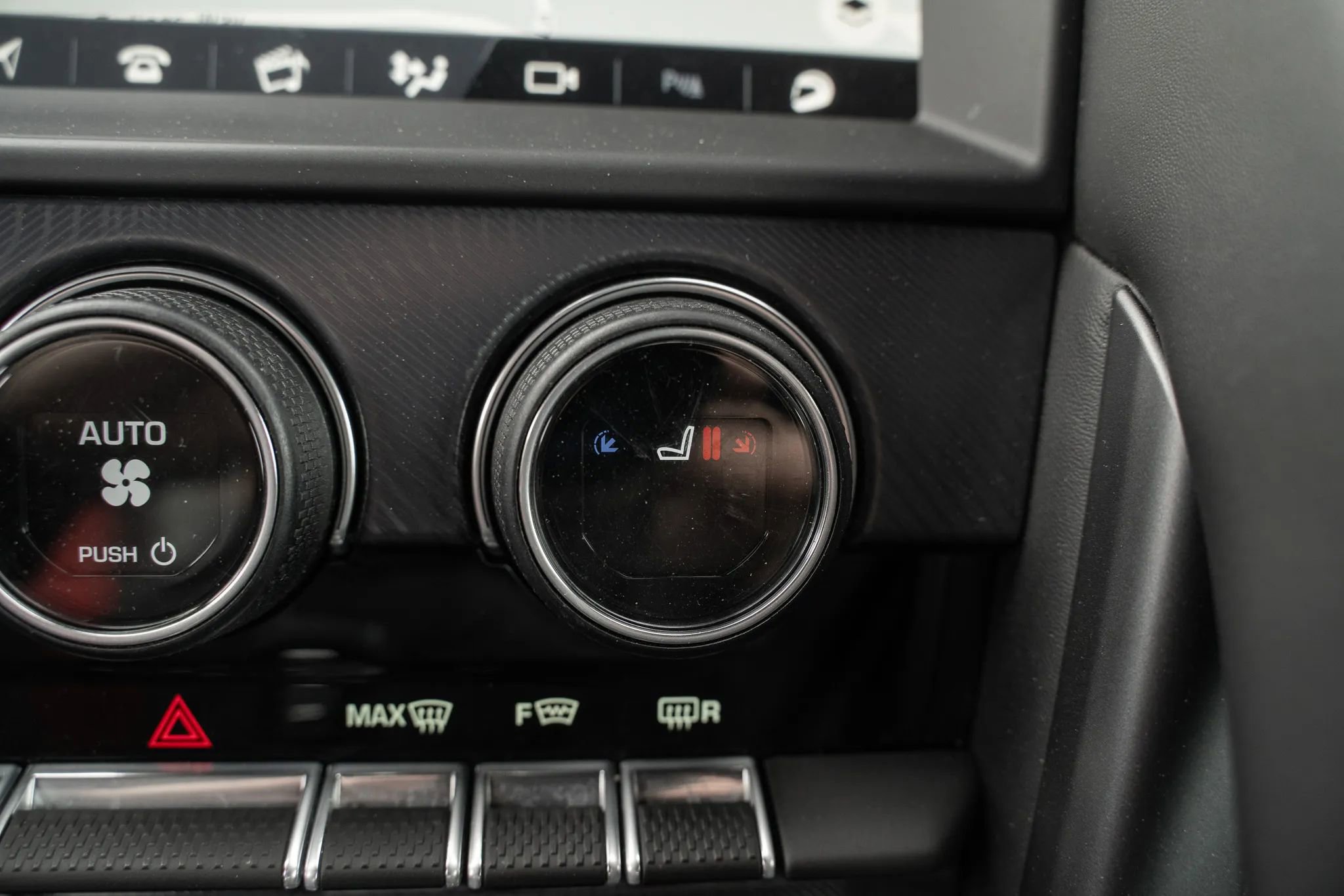 Used 2020 Jaguar F-TYPE R-Dynamic AWD/4WD image 32
