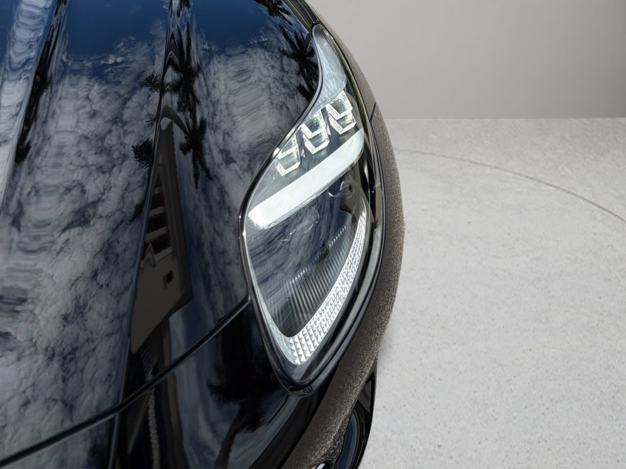 Used 2026 Aston Martin DB12 Convertible RWD image 28