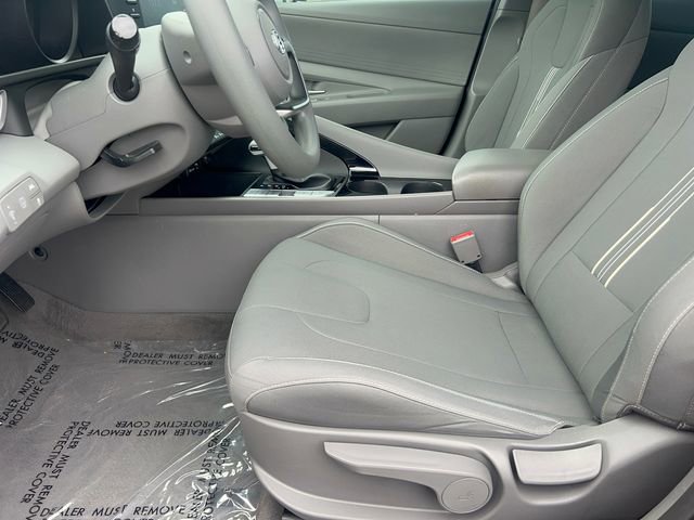 Used 2022 Hyundai Elantra Blue image 11