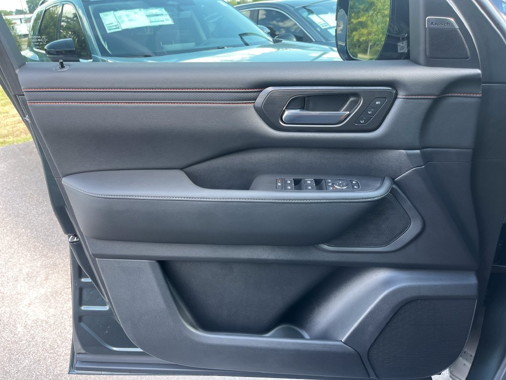 New 2026 Nissan Armada PRO-4X AWD/4WD image 4