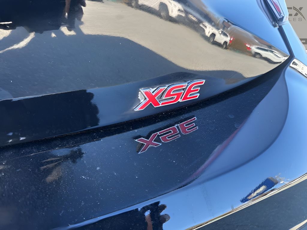 Used 2021 Toyota Corolla XSE image 28