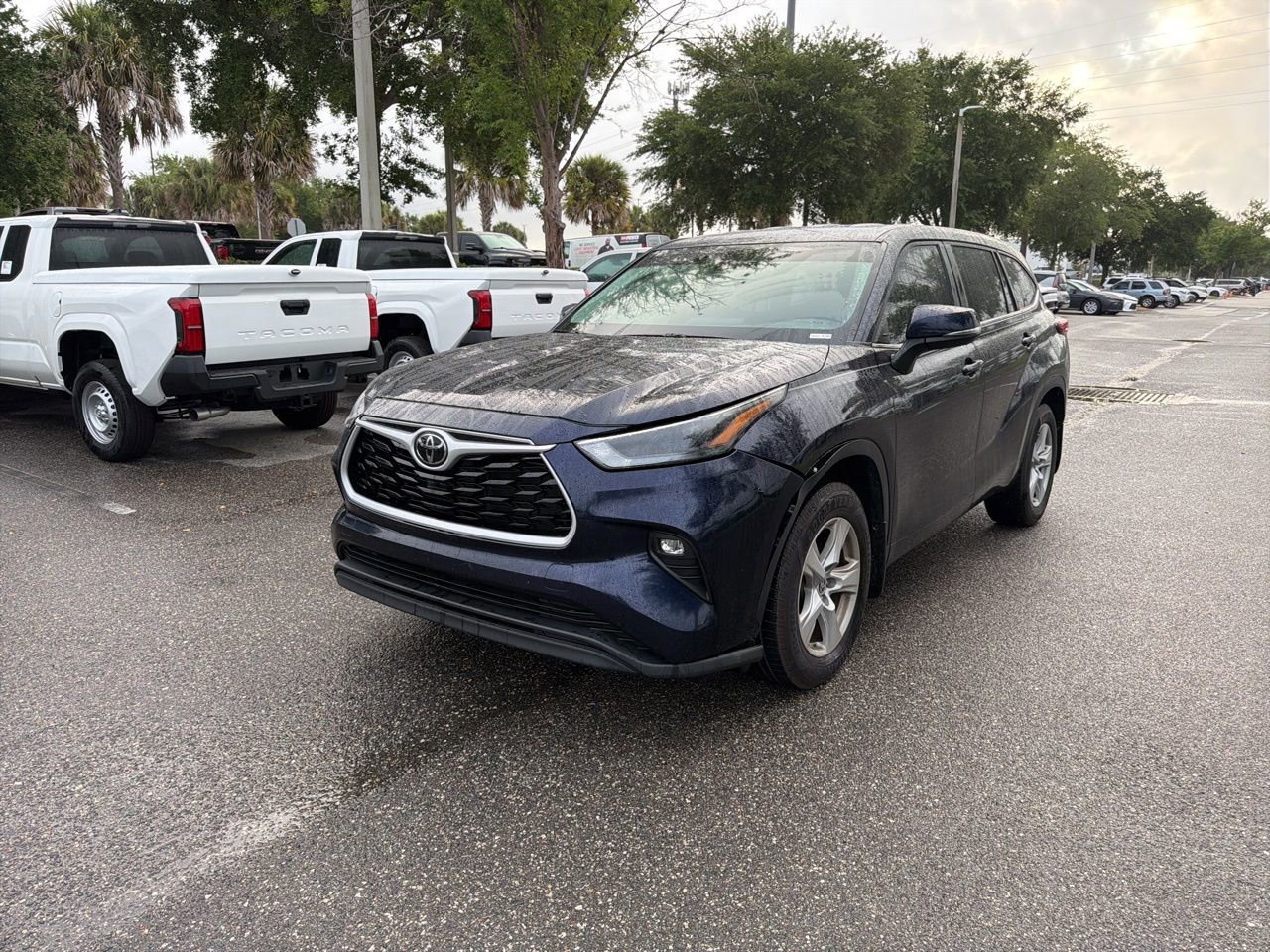 Used 2024 Toyota Highlander LE