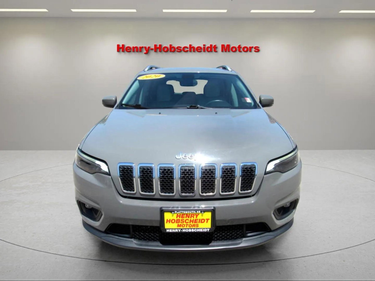 Used 2020 Jeep Cherokee Latitude Plus w/ Comfort/Convenience Group image 2