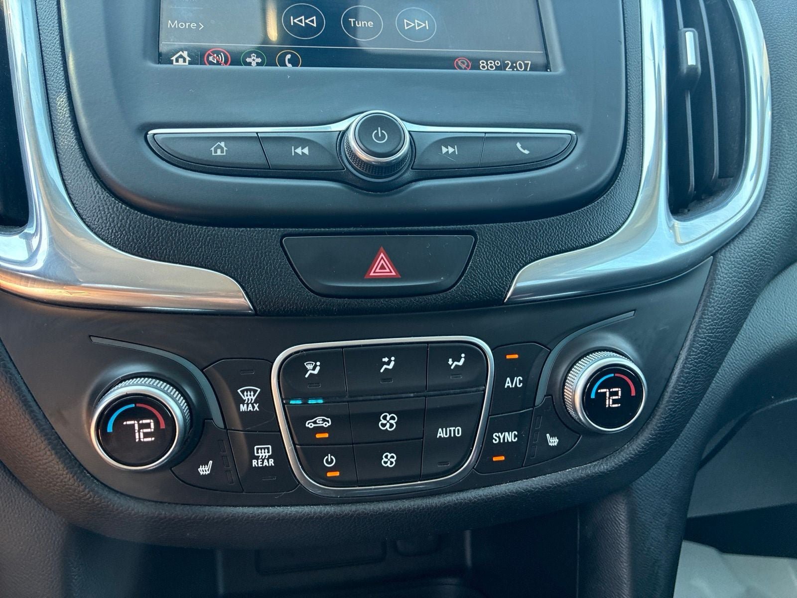 Used 2019 Chevrolet Equinox LT AWD/4WD image 23