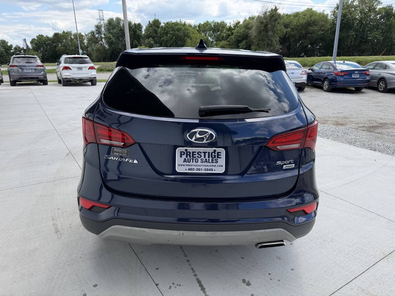 Used 2017 Hyundai Santa Fe Sport w/ Cargo Package AWD/4WD image 5