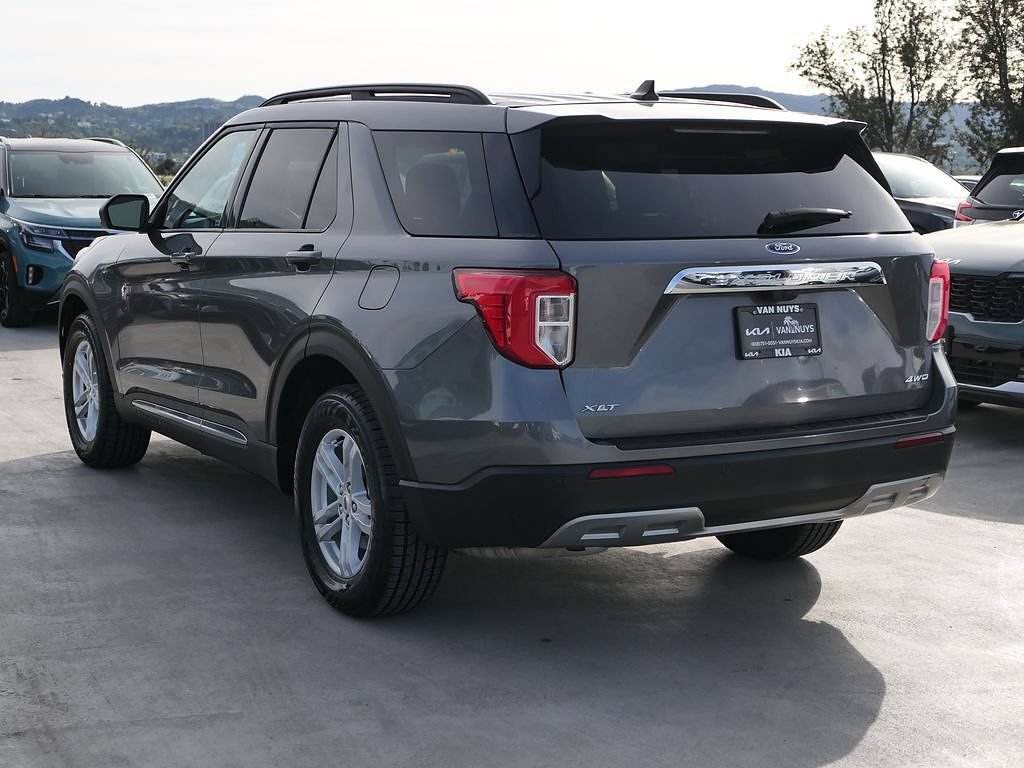 Used 2024 Ford Explorer XLT w/ Equipment Group 202A AWD/4WD image 5