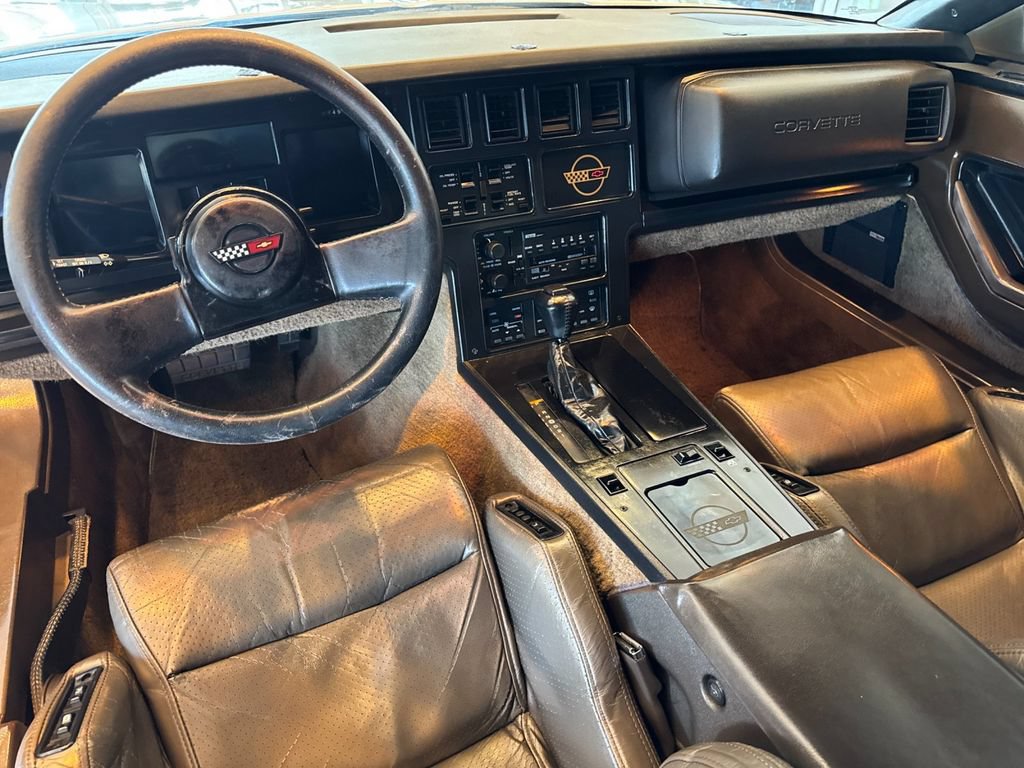 Used 1987 Chevrolet Corvette Coupe RWD image 12