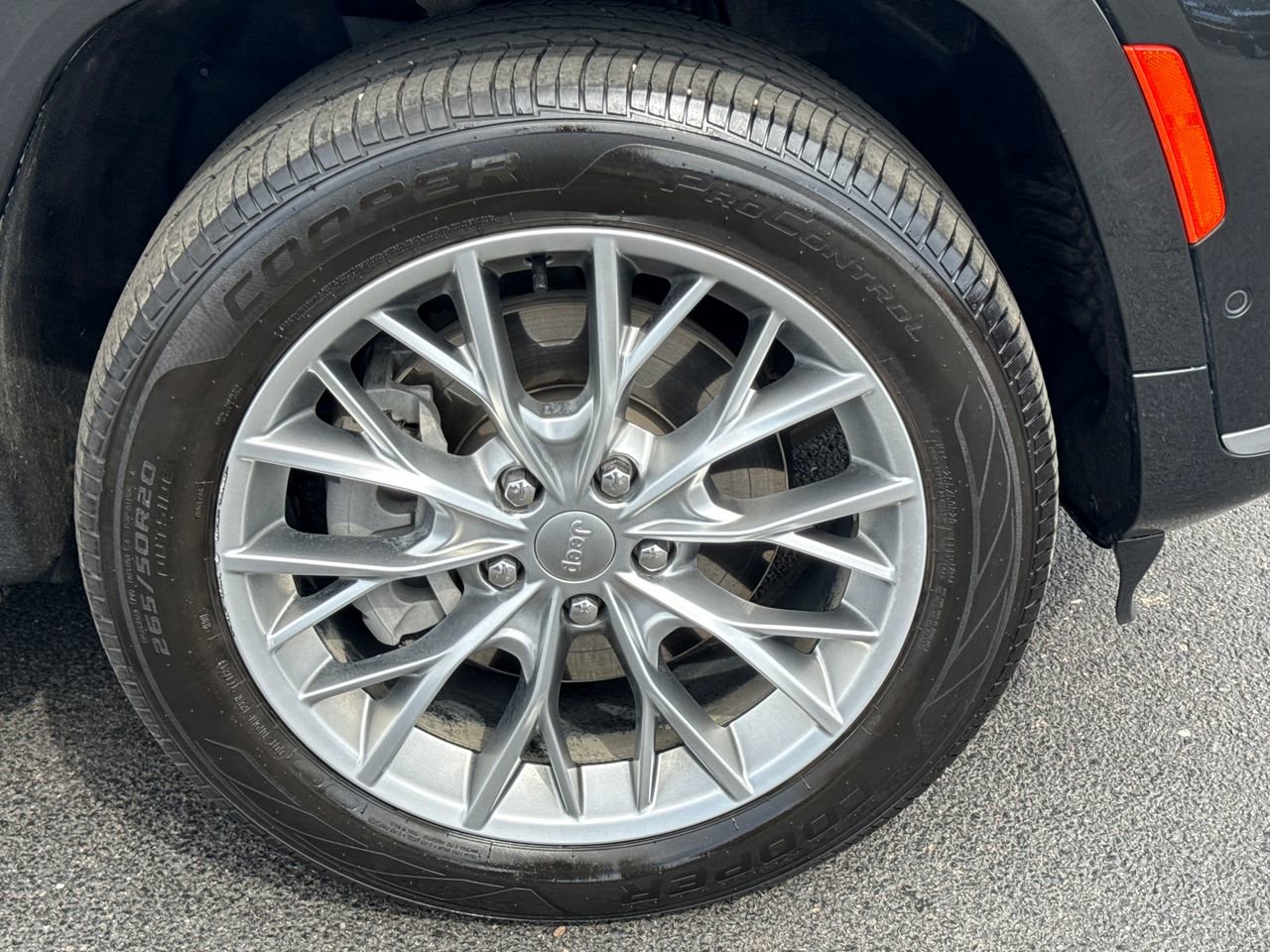 Used 2022 Jeep Grand Cherokee L Summit image 9