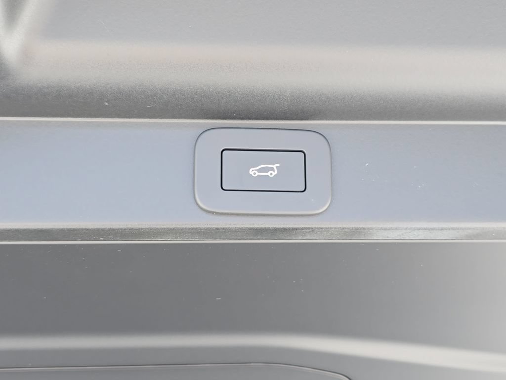 New 2026 Land Rover Range Rover SE AWD/4WD image 13