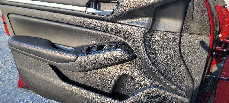 Used 2024 Nissan Altima 2.5 SR FWD image 8