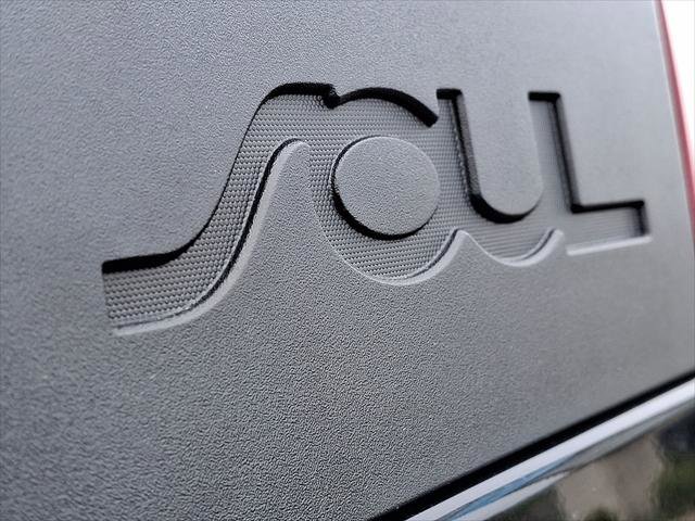 Used 2022 Kia Soul LX image 23