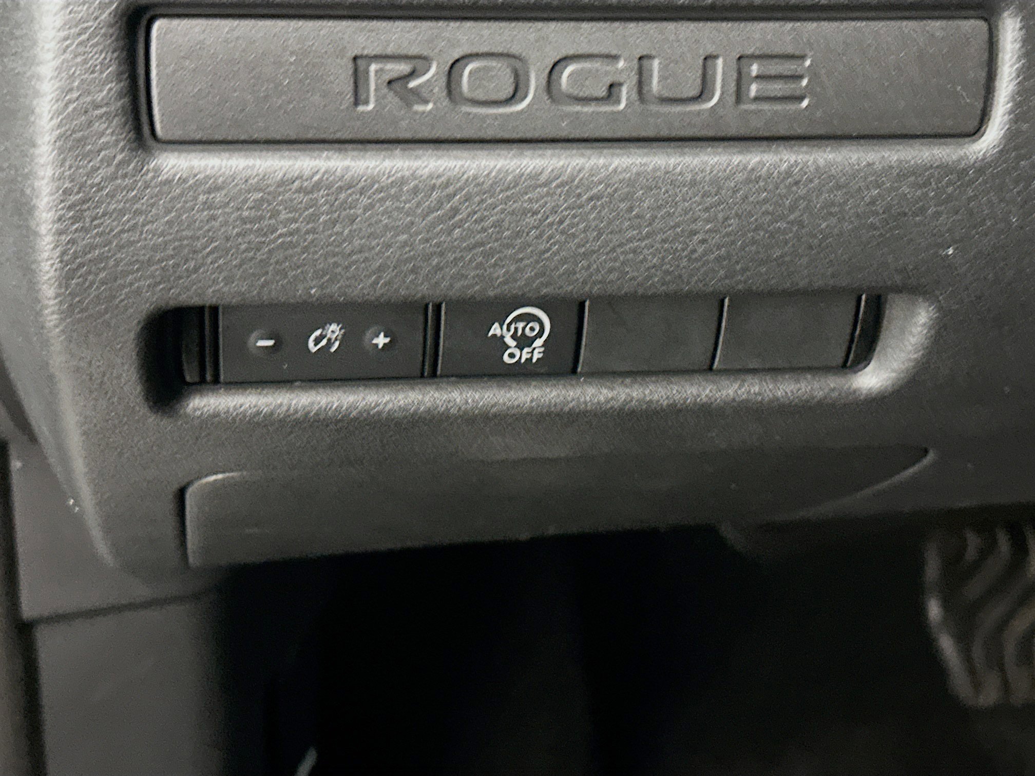 Used 2023 Nissan Rogue S AWD/4WD image 17