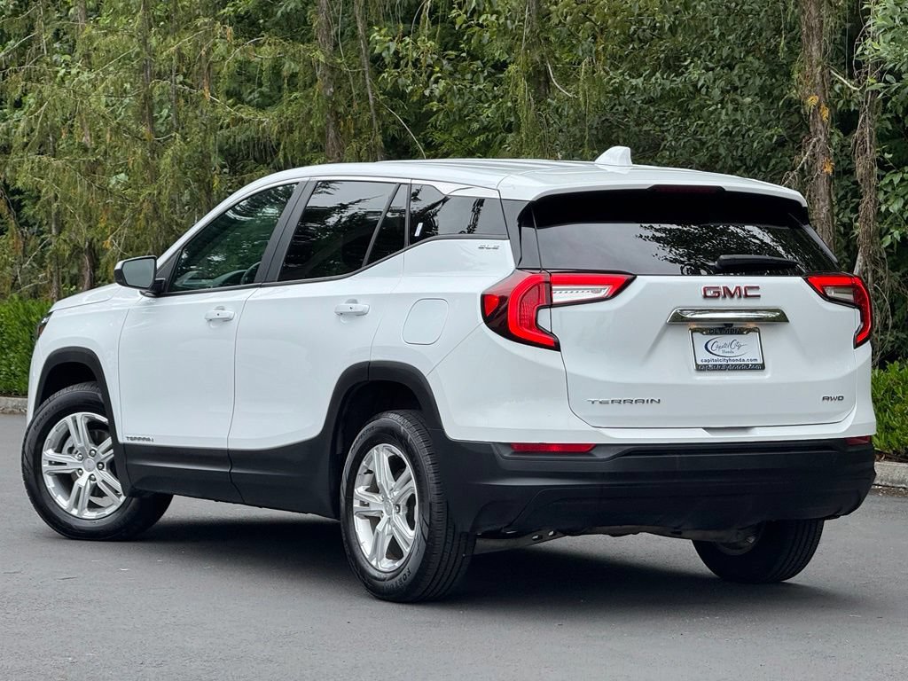 Used 2024 GMC Terrain SLE AWD/4WD image 6