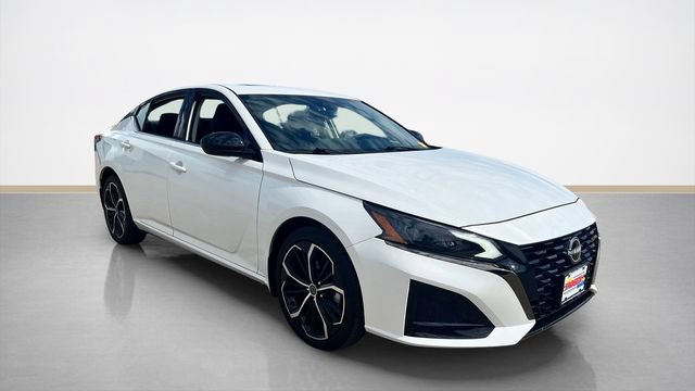 Used 2024 Nissan Altima 2.5 SR w/ SR Premium Package AWD/4WD image 1