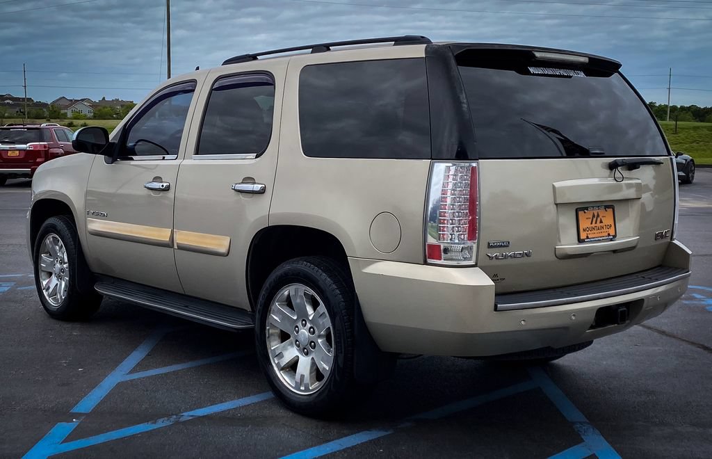 Used 2008 GMC Yukon SLE w/ Convenience Package AWD/4WD image 17