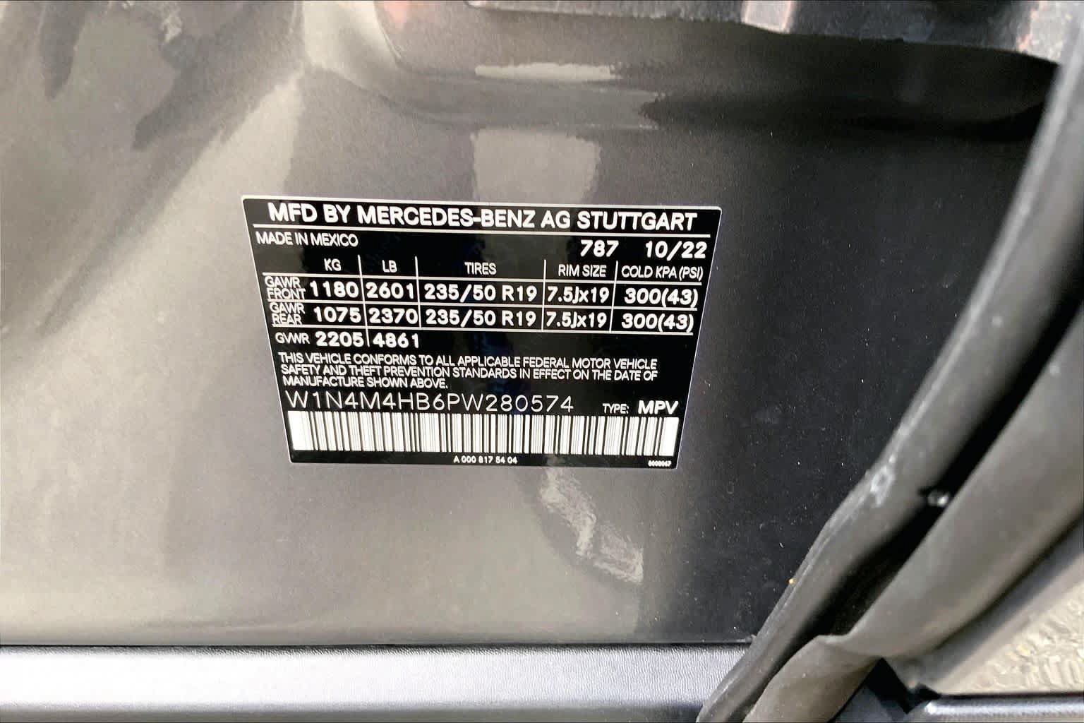 Used 2023 Mercedes-Benz GLB 250 4MATIC image 36