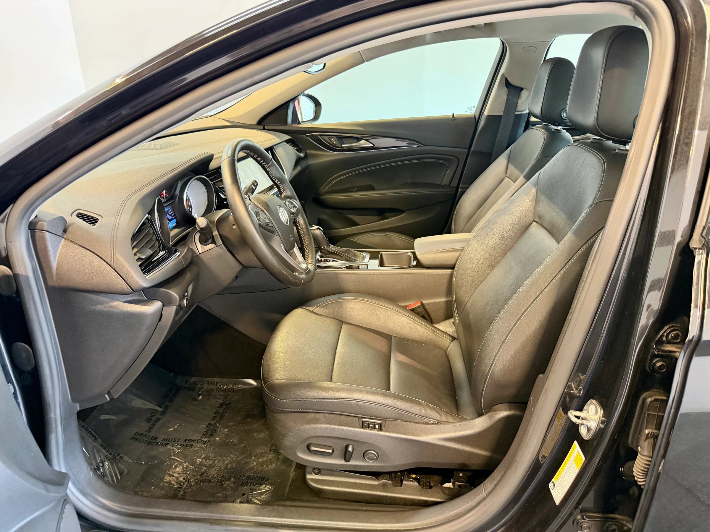 Used 2018 Buick Regal Essence w/ Driver Confidence Package #1 AWD/4WD image 13