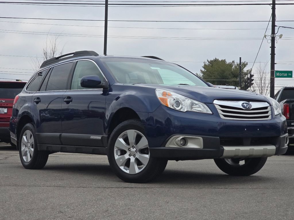Used 2011 Subaru Outback 2.5i Limited image 2