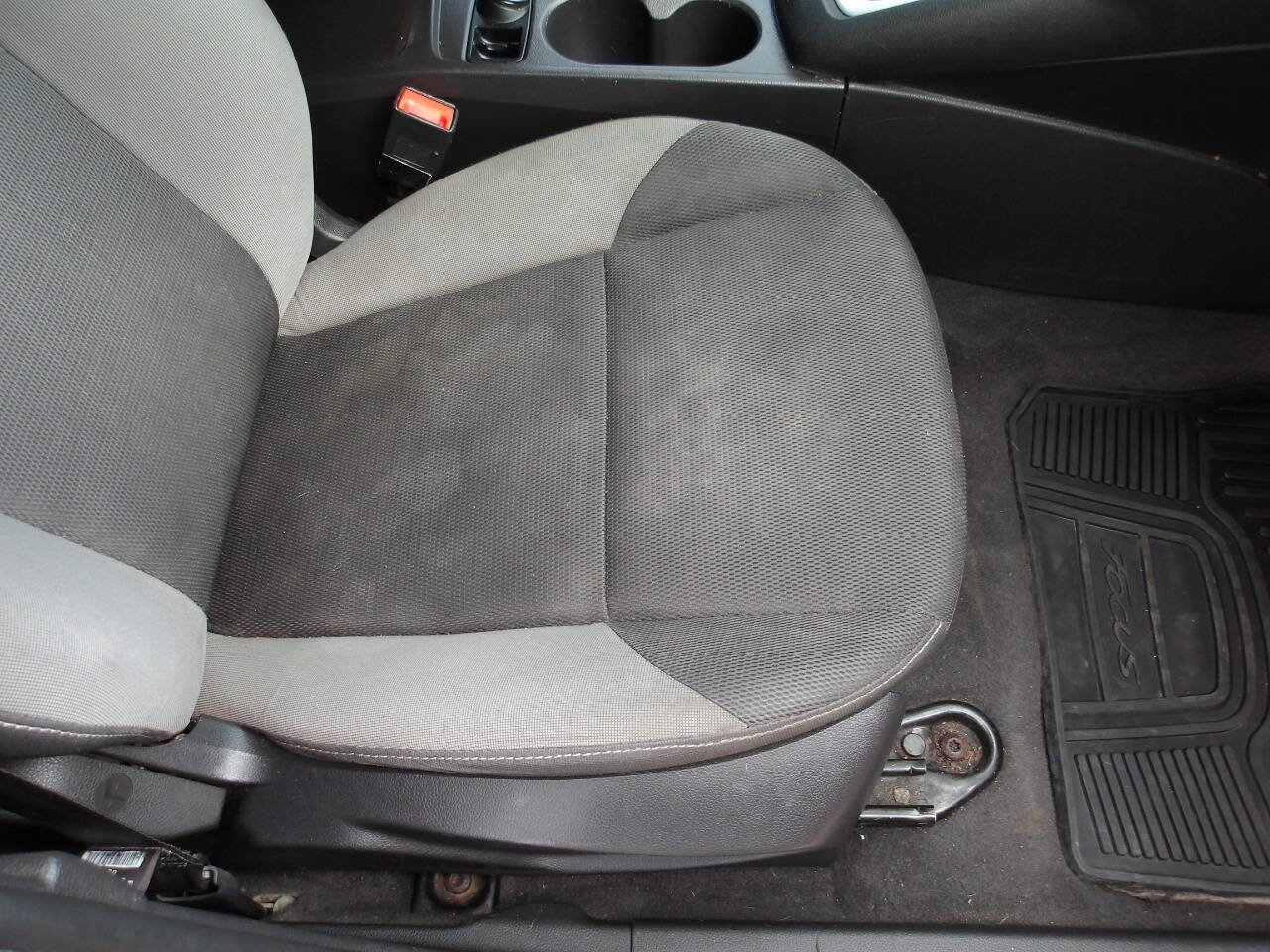 Used 2013 Ford Focus SE FWD image 19