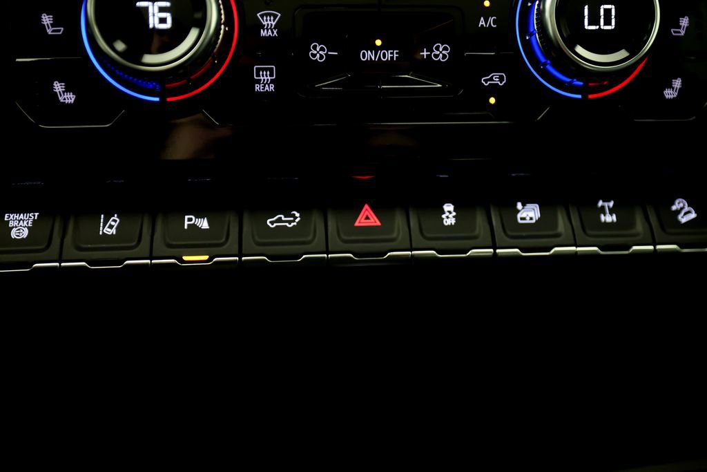 Used 2026 GMC Sierra 2500 AT4X image 24