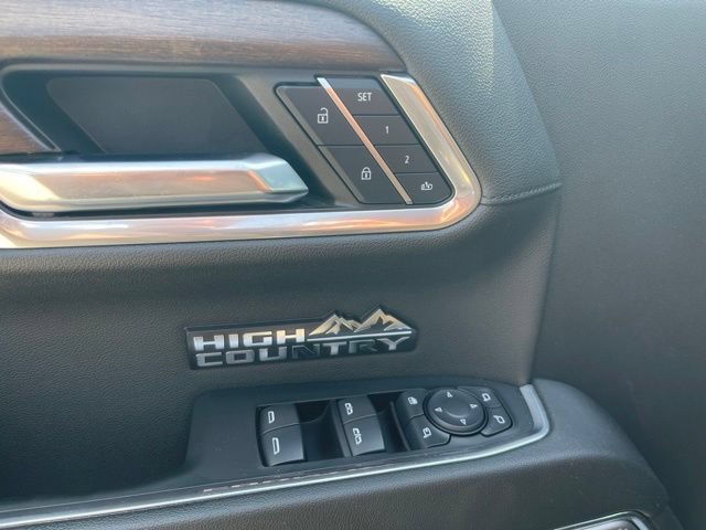 Used 2024 Chevrolet Silverado 1500 High Country w/ Technology Package AWD/4WD image 6