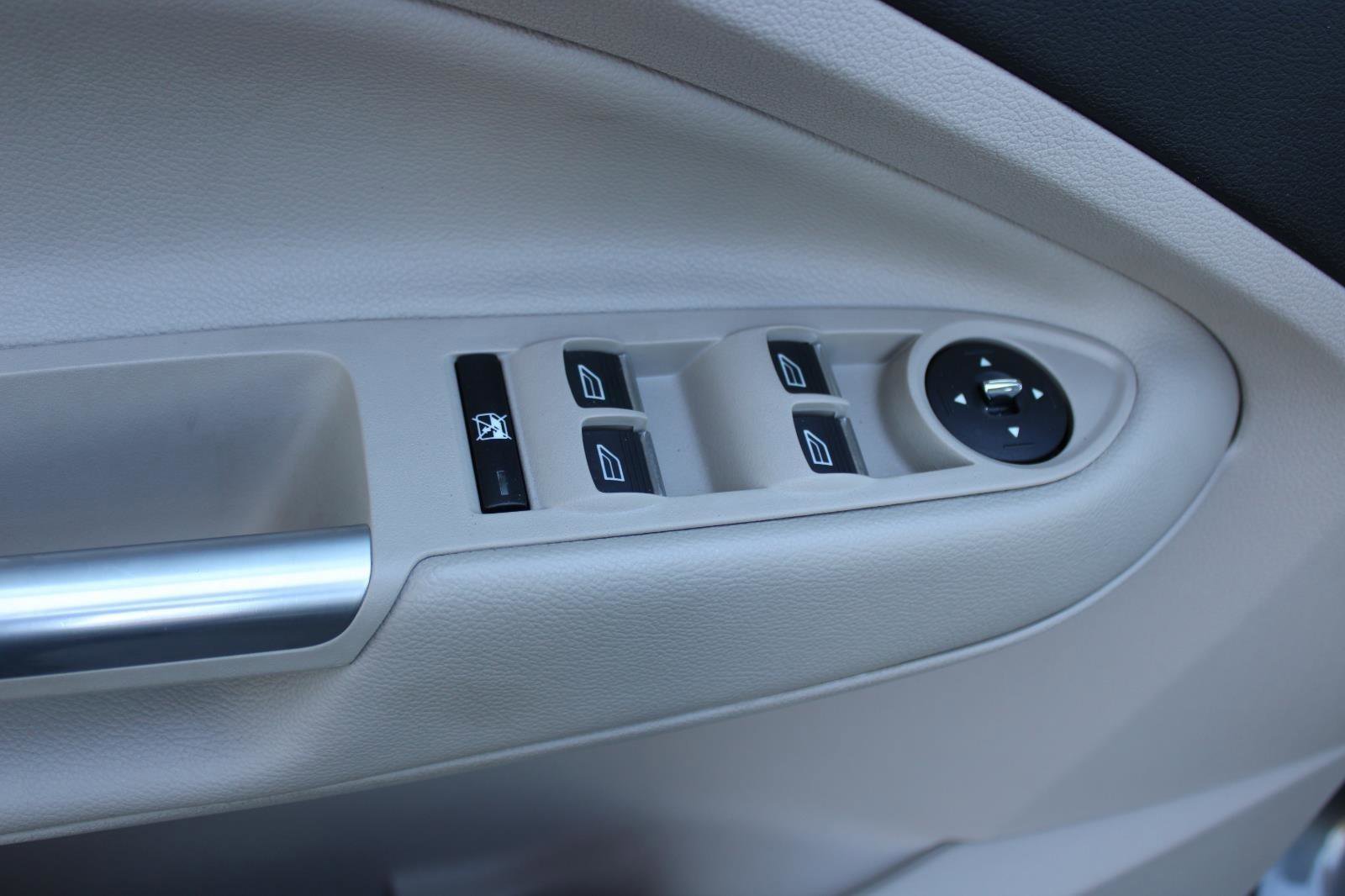 Used 2015 Ford Escape Titanium w/ Equipment Group 301A image 46