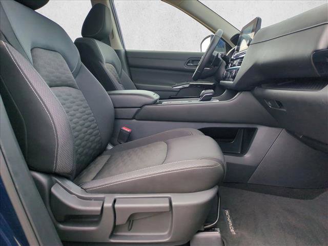 Used 2025 Nissan Pathfinder SV image 21