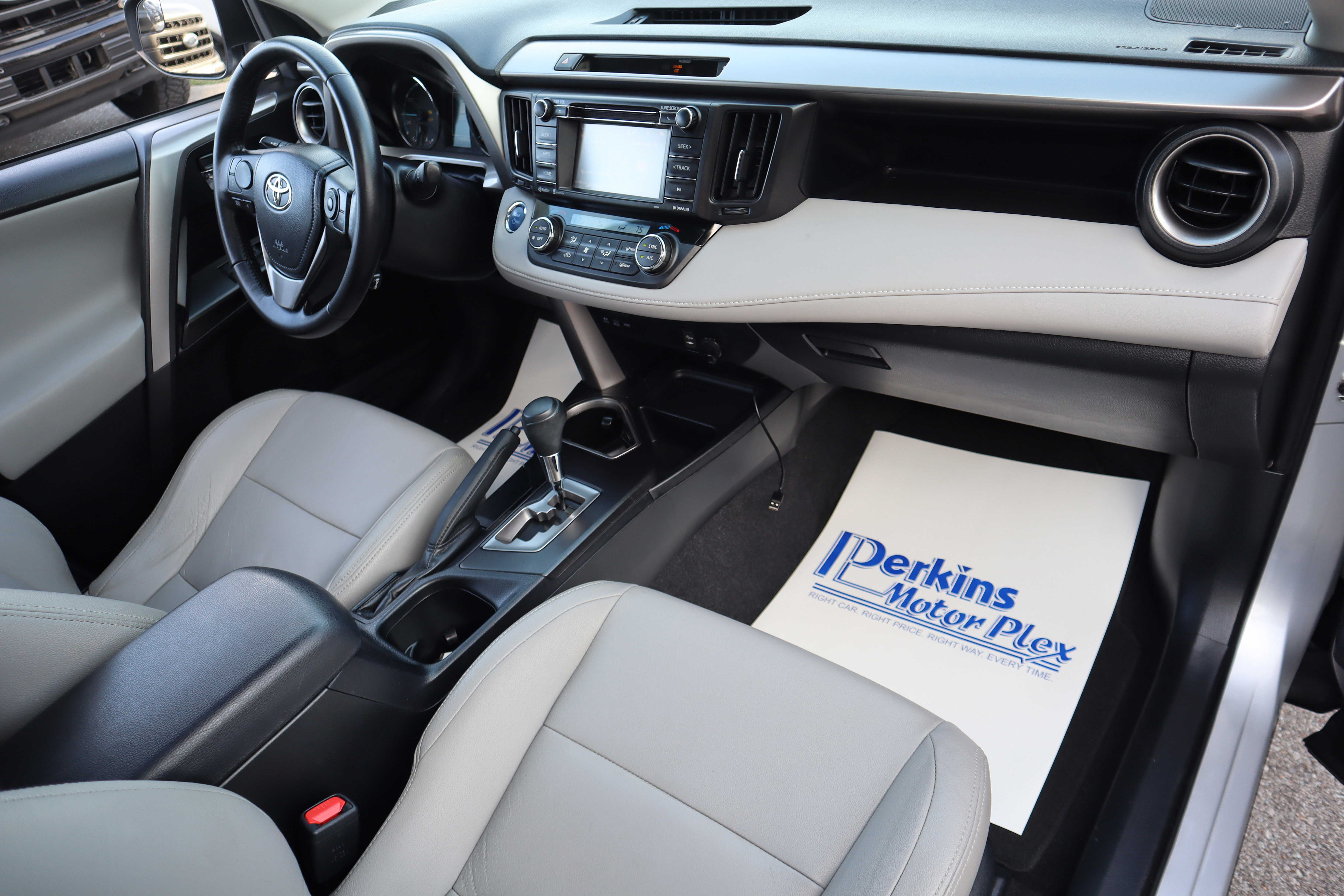 Used 2016 Toyota RAV4 XLE image 29