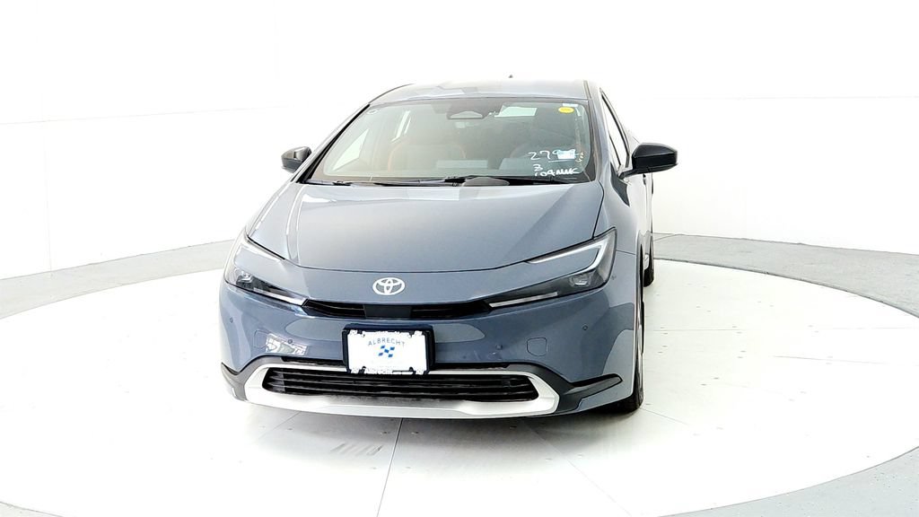 New 2026 Toyota Prius Plug-In Hybrid FWD image 2