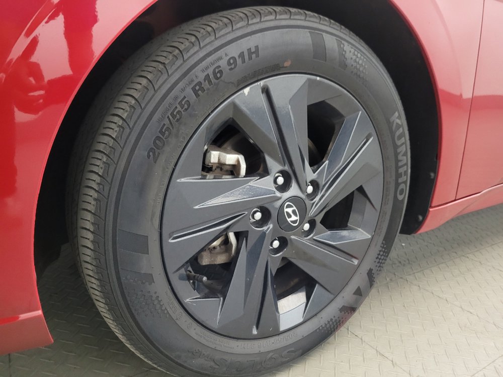 Used 2022 Hyundai Elantra SEL FWD image 31