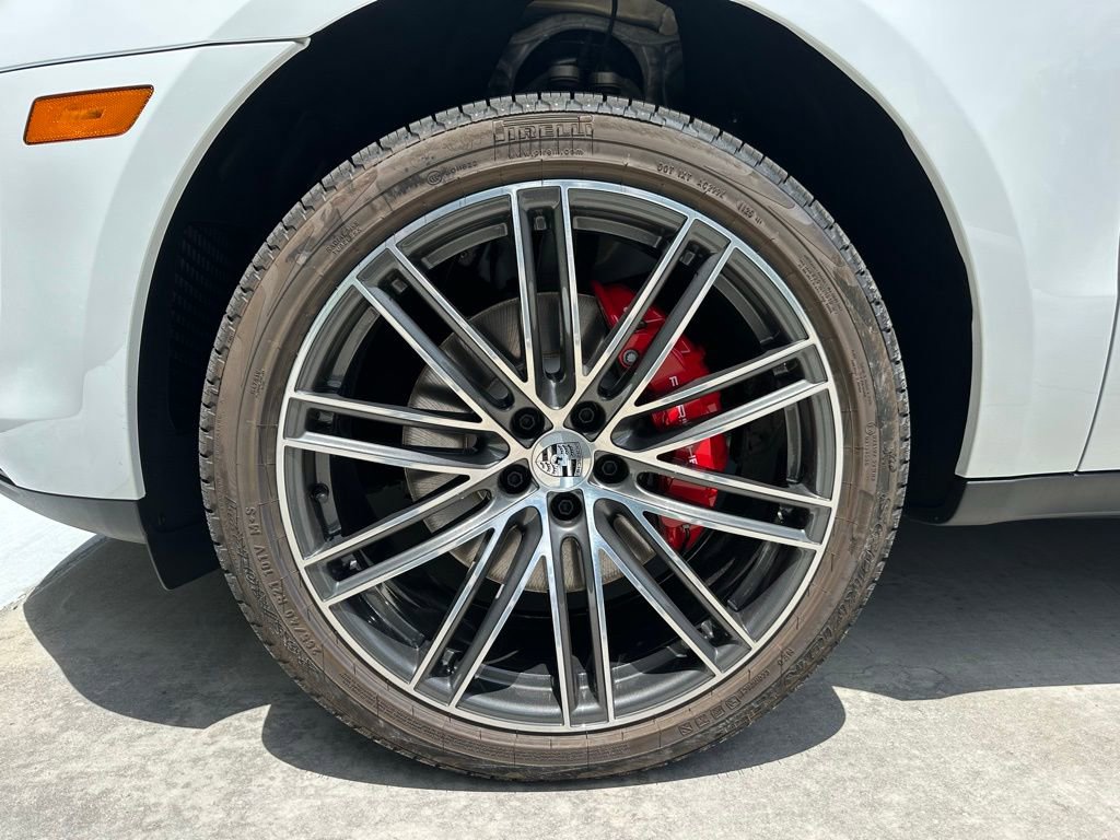 Certified 2025 Porsche Macan S image 41